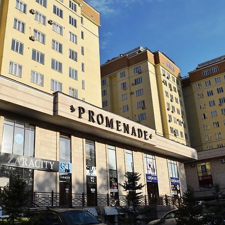 Yellow Apartment In The Center Of بيشكيك المظهر الخارجي الصورة