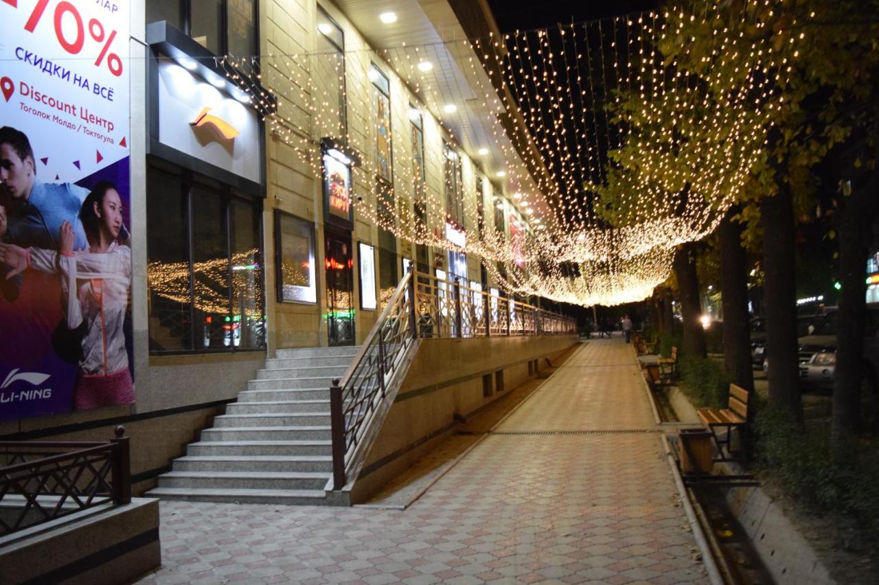 Yellow Apartment In The Center Of بيشكيك المظهر الخارجي الصورة
