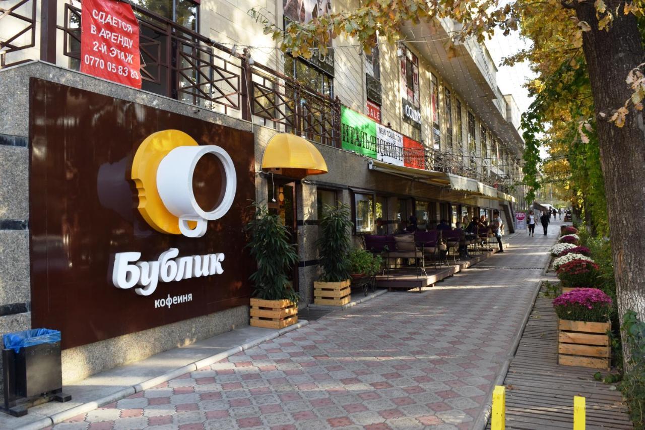 Yellow Apartment In The Center Of بيشكيك المظهر الخارجي الصورة